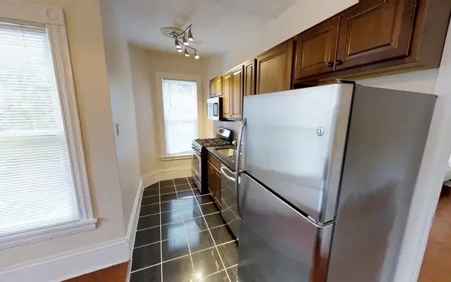 125-27 Comstock Place 4
