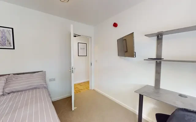 Entire Place·6B···Lenton Boulevard 2
