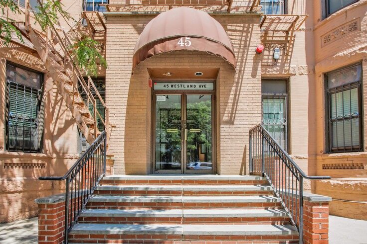 45 Westland Ave