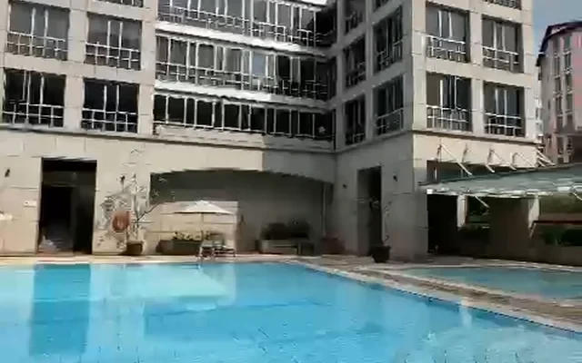 UE Square - TAP 1