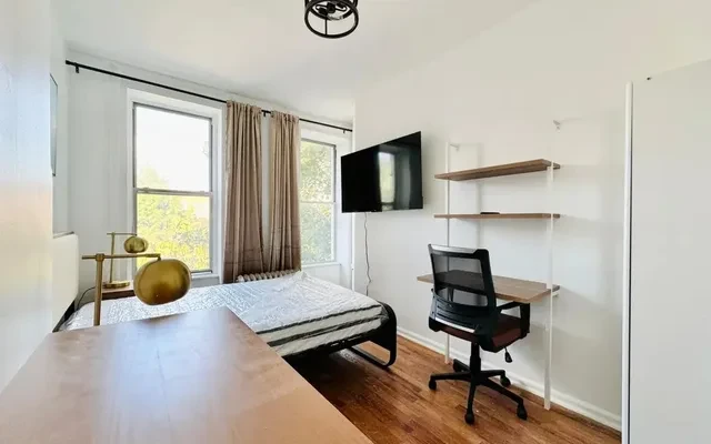 72 Van Buren Street, New York 4
