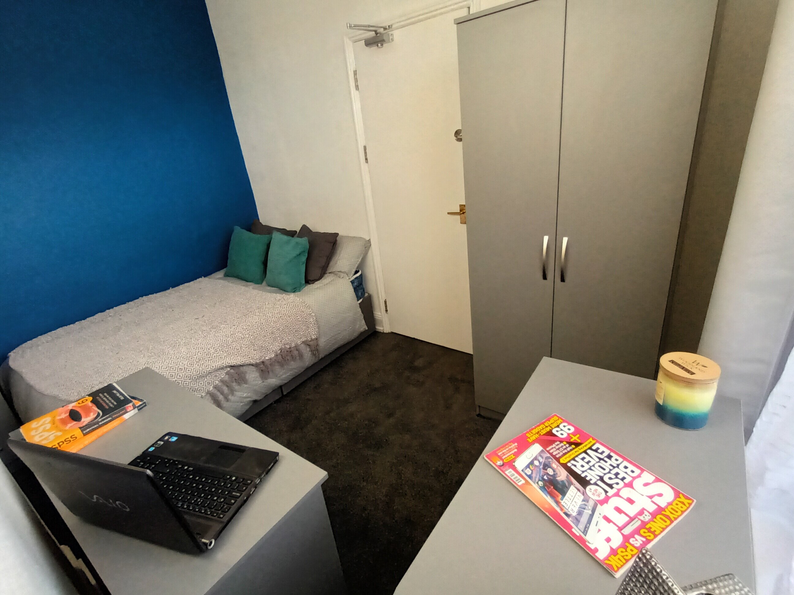 4 bedrooms house -First Floor Middle