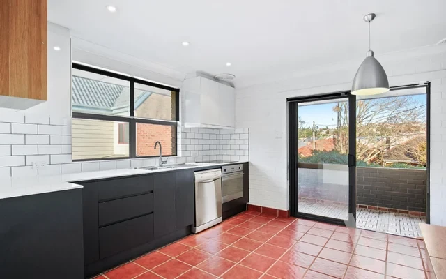 40 Bruce Street, Cooks Hill 2