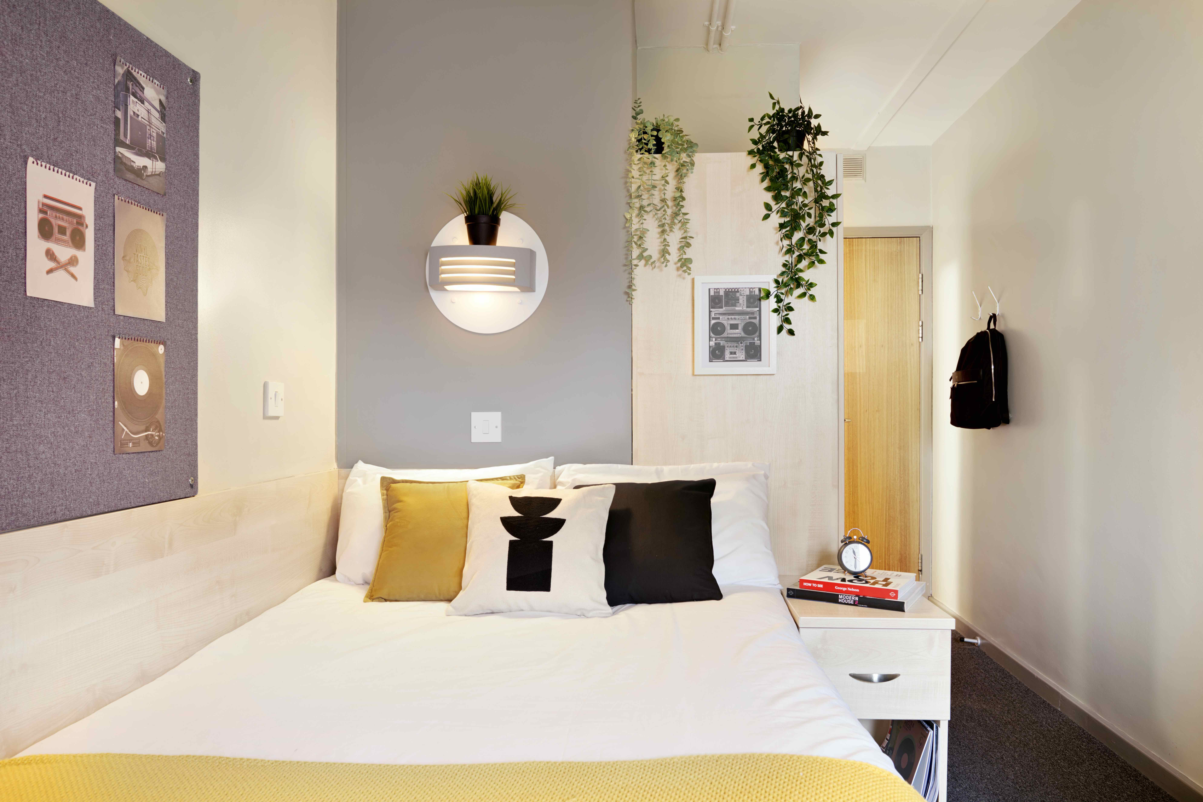 Bronze Ensuite - Single Occupancy