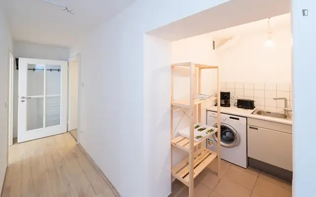 Very cosy single bedroom near the Mailingerstraße metro 2