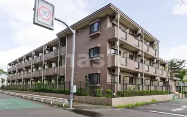 College Square Hino 0