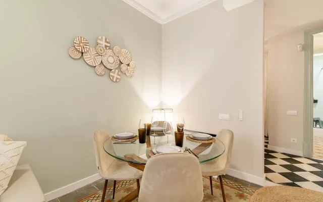 NEWLY RENOVATED WITH BRIGHT TERRACE APARTMENT 3