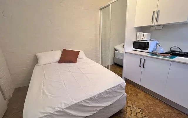28 Moore Park 4