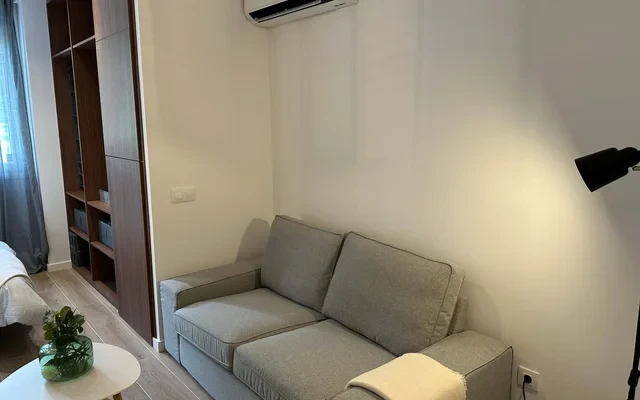 Avenida Bellas Vistas, 9. Local 4 (ONLY STUDENTS) 4