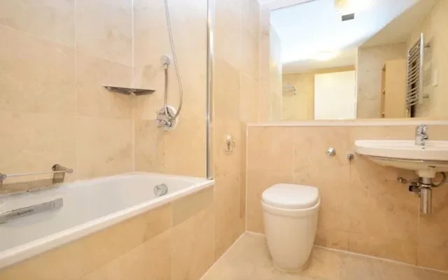 LH-Savoy Court 4
