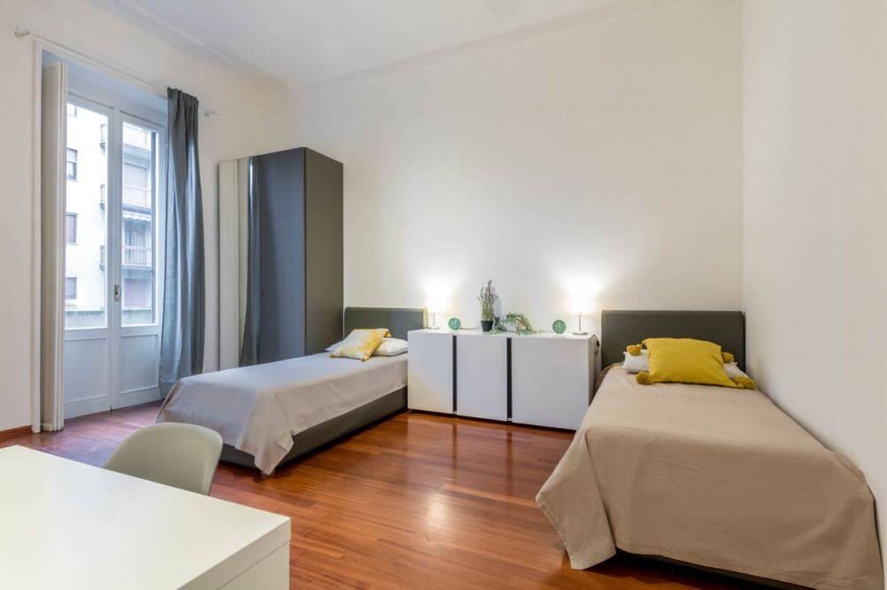 Wonderful and bright large double room in Milan in front of NABA and very close to IUlM and BOCCONI