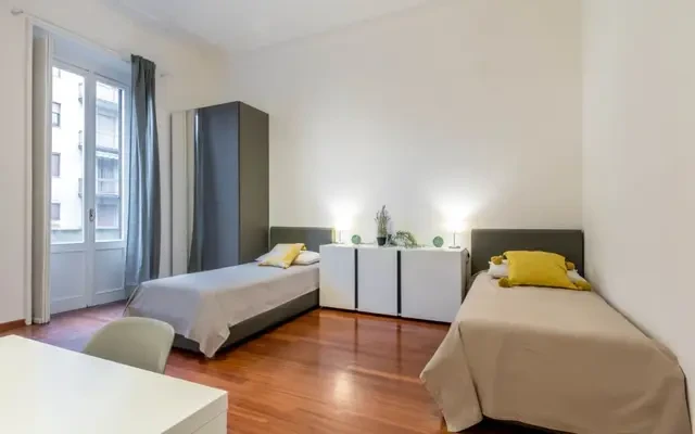 Wonderful and bright large double room in Milan in front of NABA and very close to IUlM and BOCCONI 0