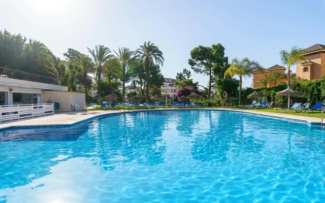 Marbella Este Next Marriott and Nikki B 2