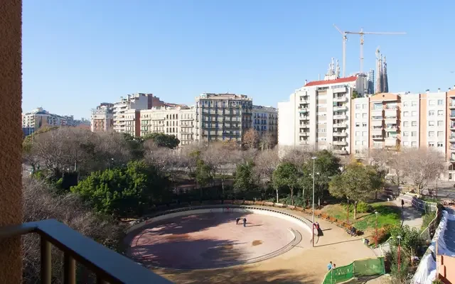 studio in La Sagrada Família (Eixample) 2