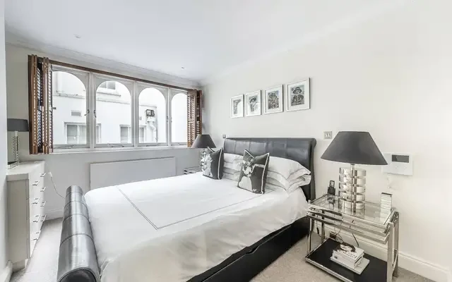St Georges Square, Pimlico, SW1V 0
