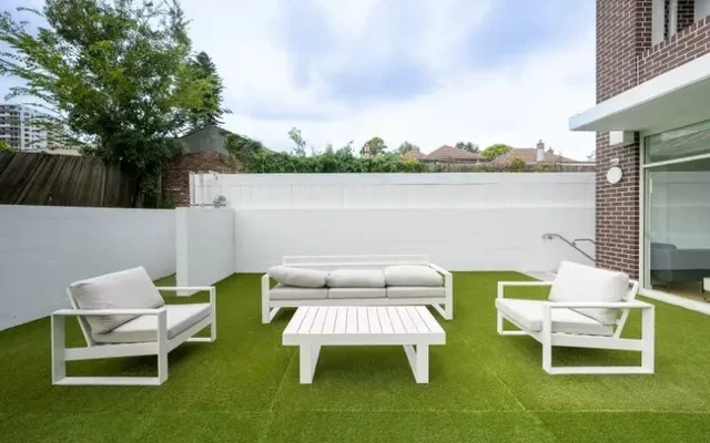 Burwood 3