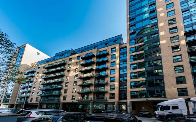 Flat 141, 41 Millharbour, London,E14 9ND 2