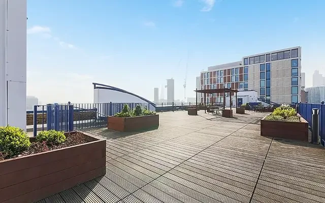 Skyline Plaza Building, Commercial Road, Aldgate, London, E1 1NY 4