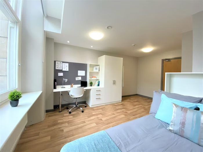 En-suite gold - accessible