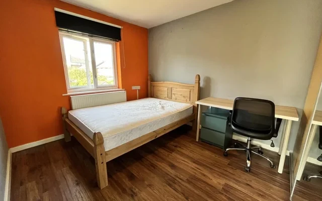 32 Shelley Way 2