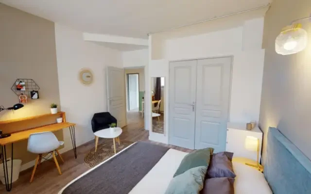 Tasteful double bedroom in Saint Roch 3