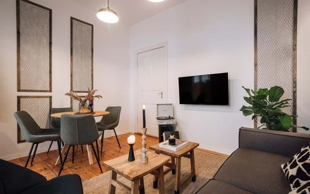 Roncal - 3 bedrooms and balcony in Friedrichshain 4