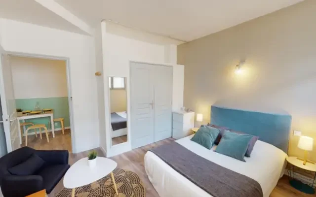 Tasteful double bedroom in Saint Roch 4