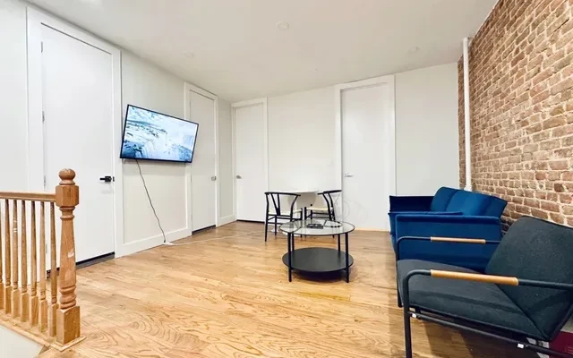92 Pulaski Street, Brooklyn 3