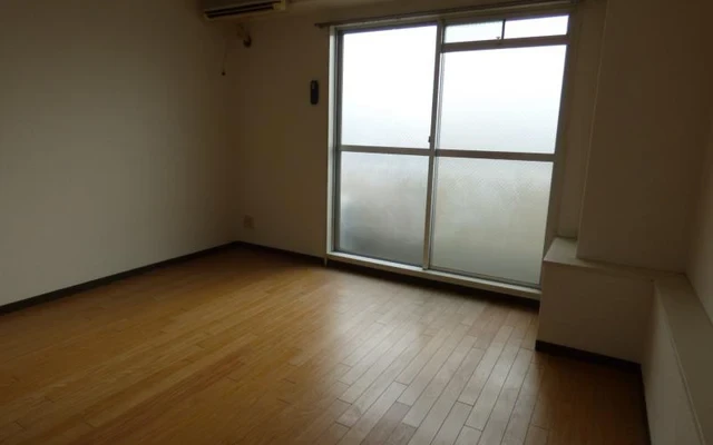 Atelier Four Room 405 3