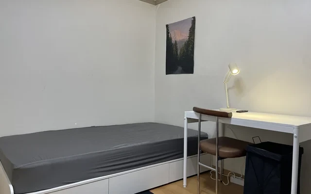 #63 Sinchon, Two-Bedroom Apartment with Furniture 4