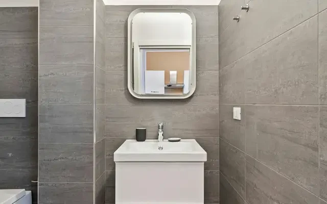 Via Luciano Manar 0