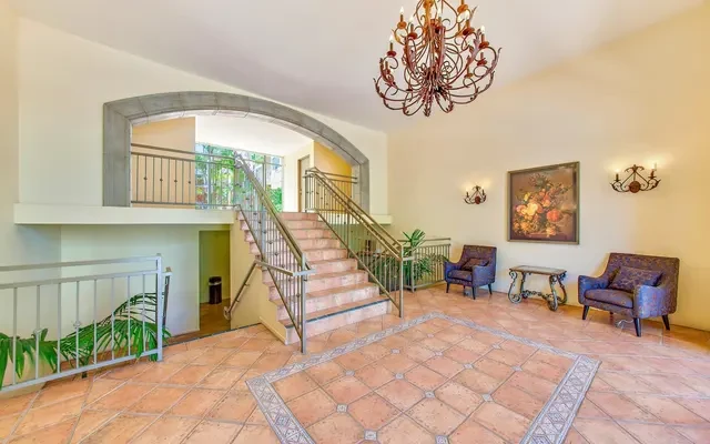 The Brentwood Tuscany 4