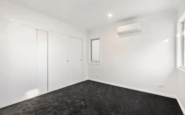 2/11 Paul Street, Doncaster 4