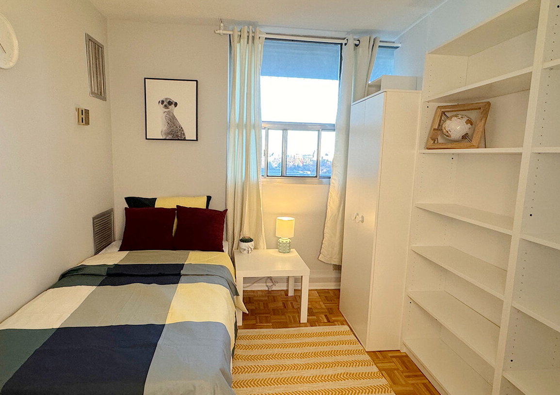 Sky Residence - REDPATH AVE & ROEHAMPTON AVE 2
