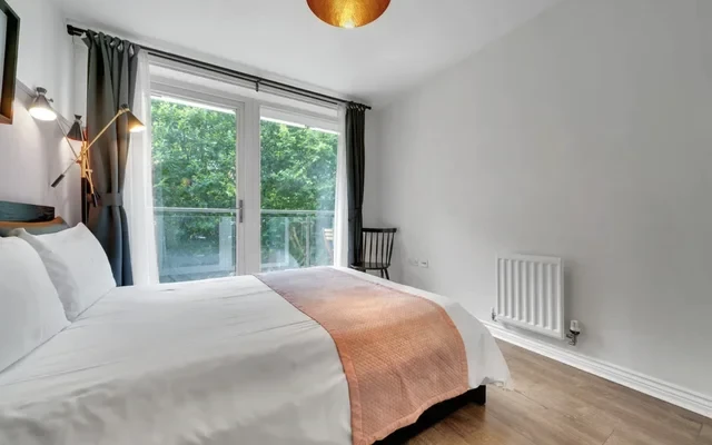 LH-Battersea Park Road 1