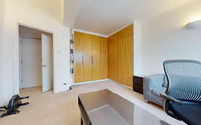 Sloane Avenue 13587# 3