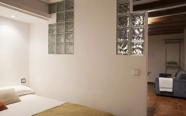 Cosy one bedroom amazing location, steps from the Beach 4