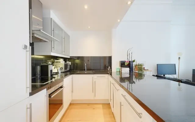 Warwick Avenue, London, W9 2PR 4