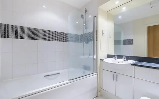 Seagull Lane, London, E16 1BZ 4