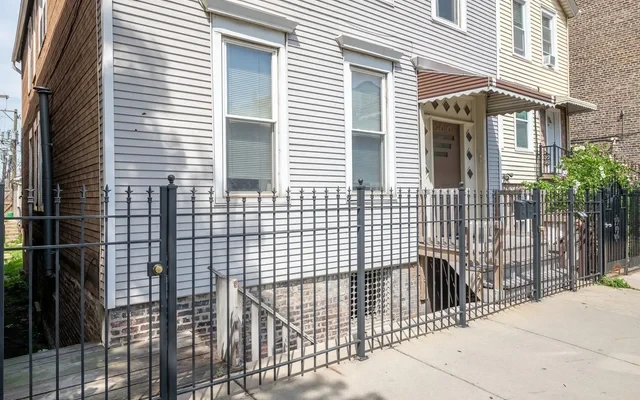 2010 S Loomis Street 0