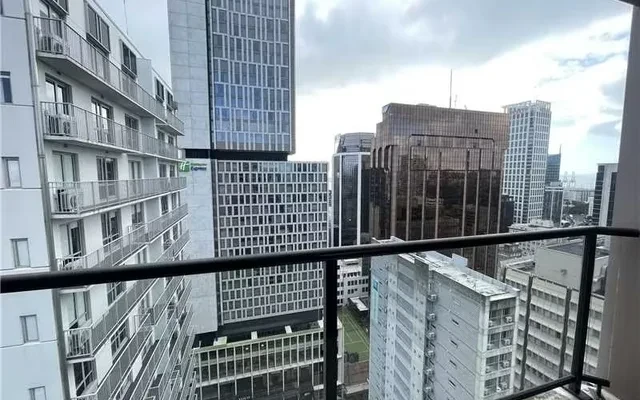 76 Albert Street - Auckland student accommodation - 1 Bed 1 Bath-L24