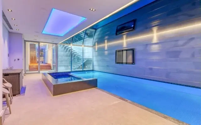 The Bishops Avenue, London, N2 0AP 1