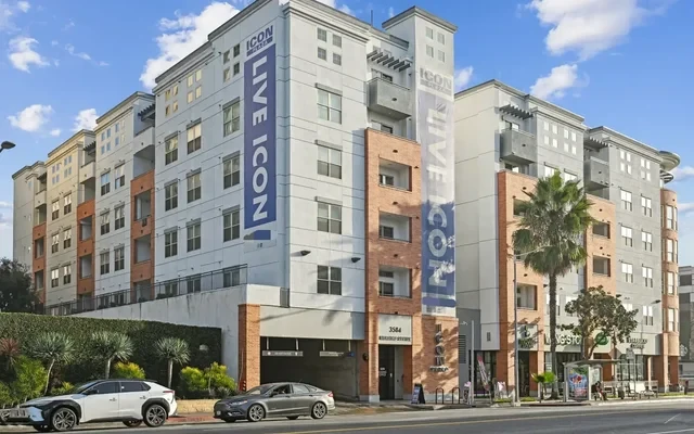 Icon Plaza - Los Angeles student accommodation