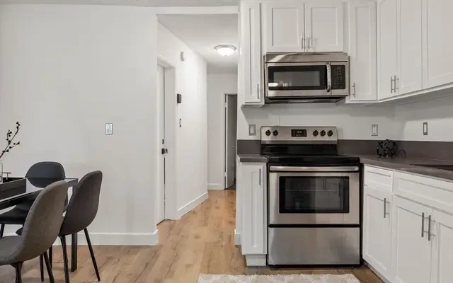 1700 Malcolm Avenue 2