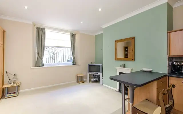 Eccleston Square, Pimlico, SW1V 3