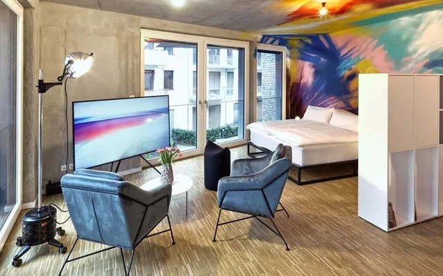 Roomy Studio 0