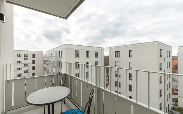 Klara Franke Strasse 8DE-01-006-011HF 2