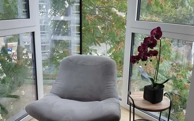 Danny - grosse Neubau-Wohnung mit Panorama Fenster 2