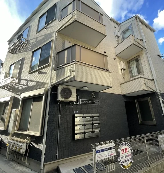 Espacio Oji Kamiya, Room 303