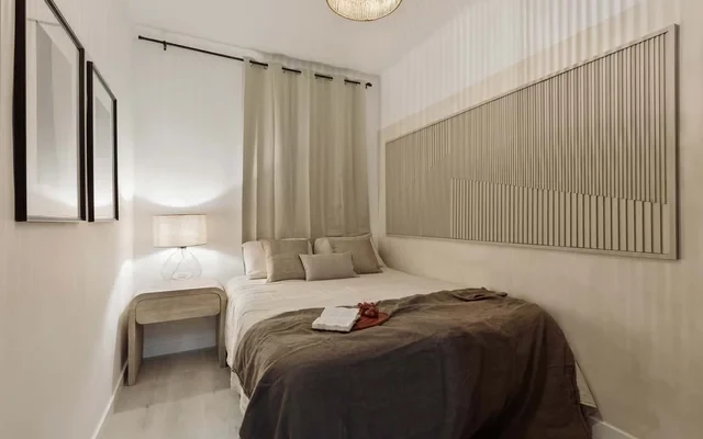 Drago - 3 bedrooms and balcony in Les Corts 4